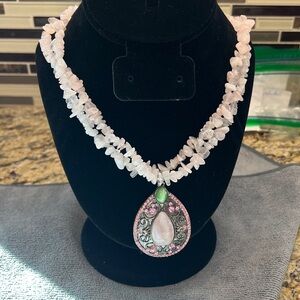 Vintage Style Rose Quartz Chip Bead Necklace w/Teardrop Medallion Pendant